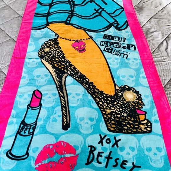 Betsey Johnson Pink & Aqua Party Heel Beach Towel Rare *2017 - Picture 6 of 8
